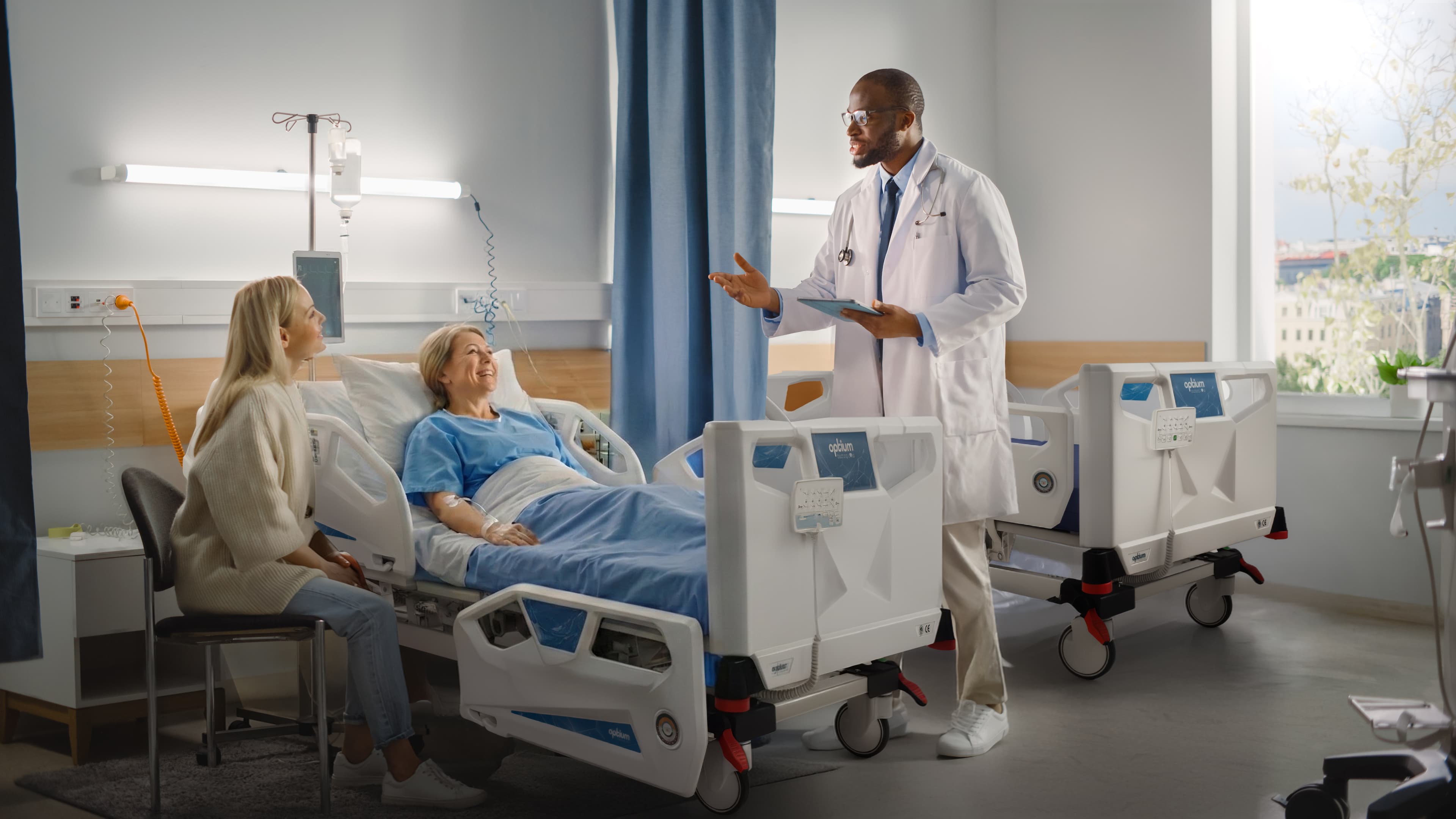 Optium CL 43 Electronic ICU Bed, 4 Motors, Collesium Series, main product view
